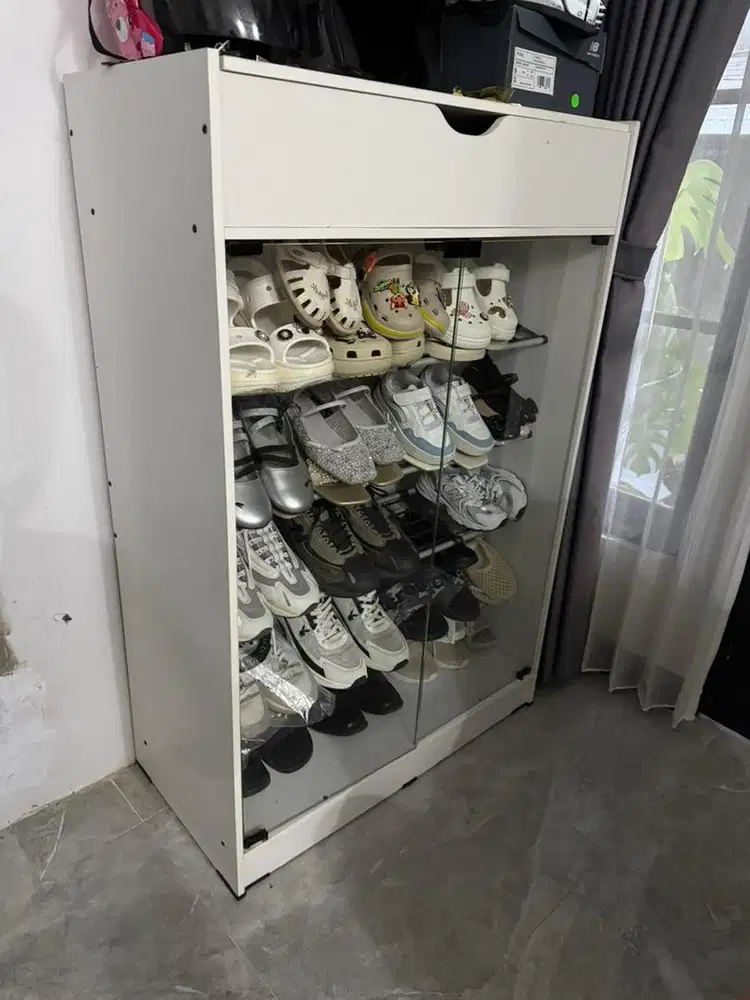 Dijual lemari sepatu