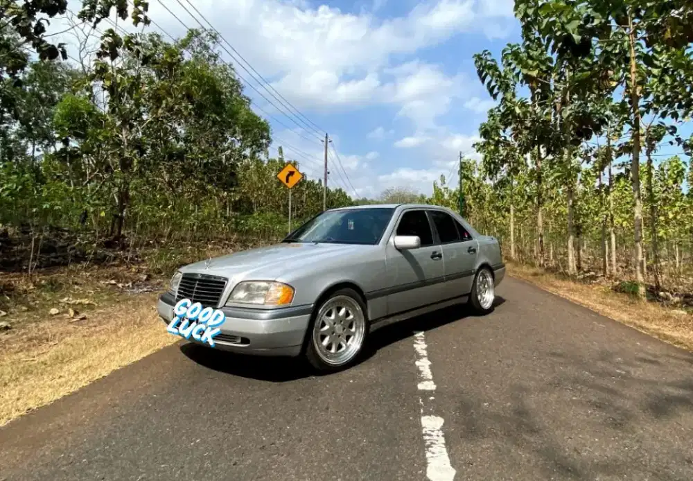 Mercy W 202 C200 th 1995 / MT