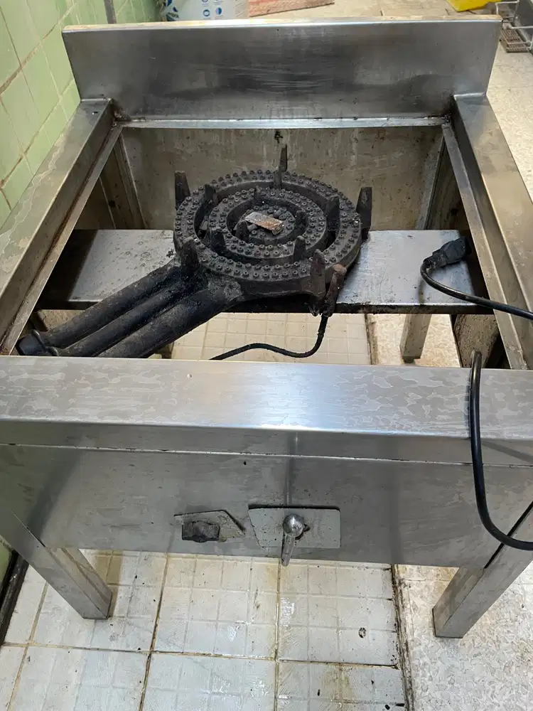 DIJUAL CEPAT KOMPOR dan GRILL BEKAS RESTO/CAFE - cuci gudang