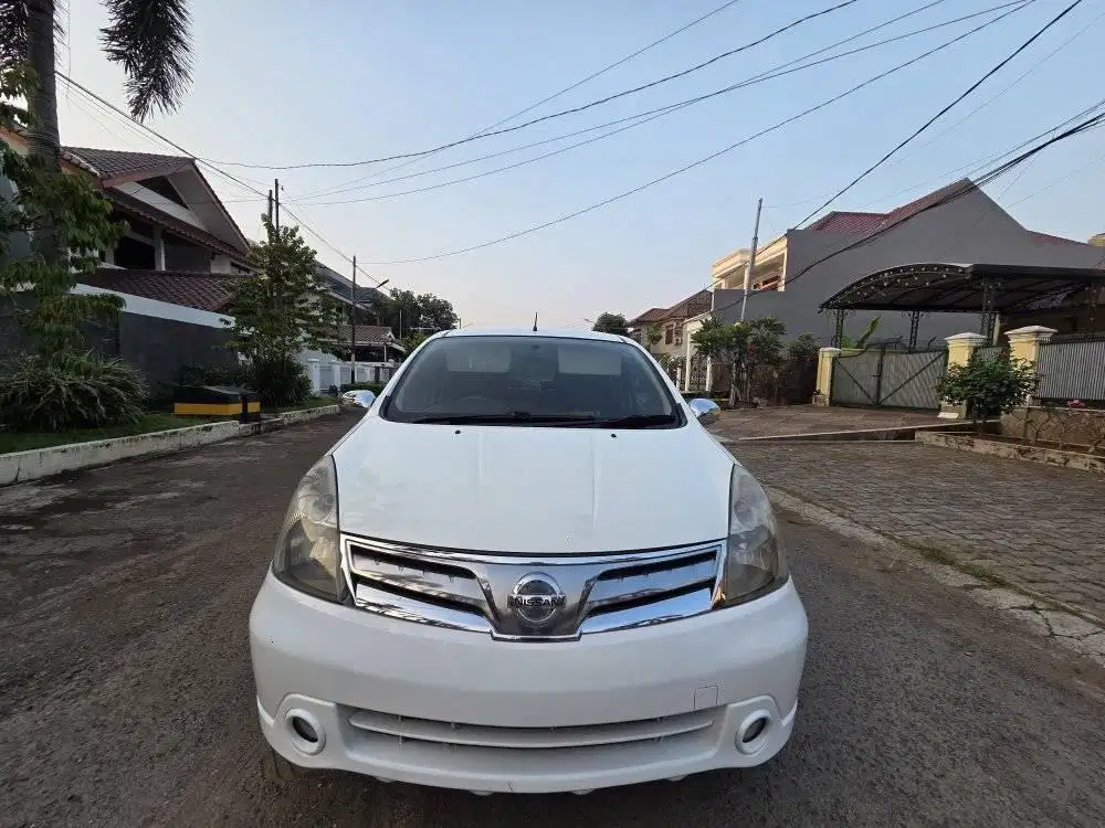 NISSAN GRAND LIVINA 1.5XV ULTIMATE  2013 AT KILOMETER 130RIBUAN