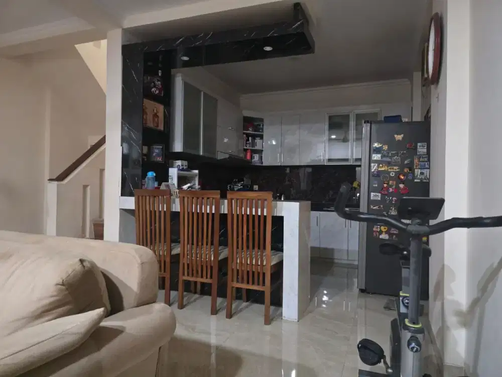Dijual Rumah Bagus dan Rapi 2 lantai di Citra garden 2ext