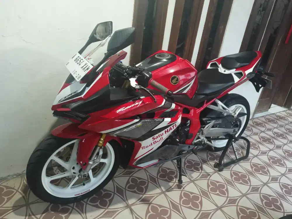 Cbr 250 RR abs produksi 2016 pemakaian 2017