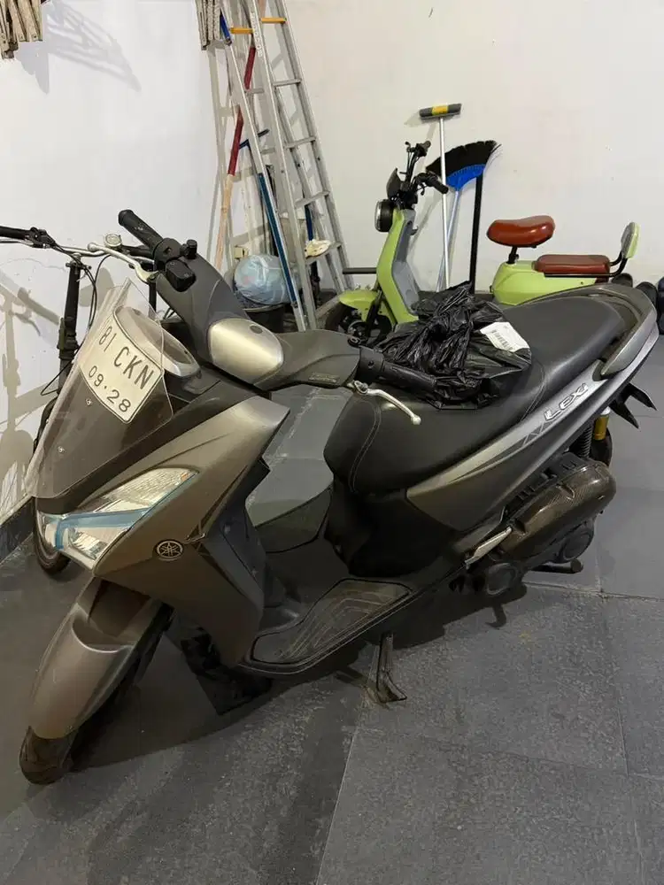 Yamaha Lexi 125 KEYLESS TH 2018 Warna Abu Abu
