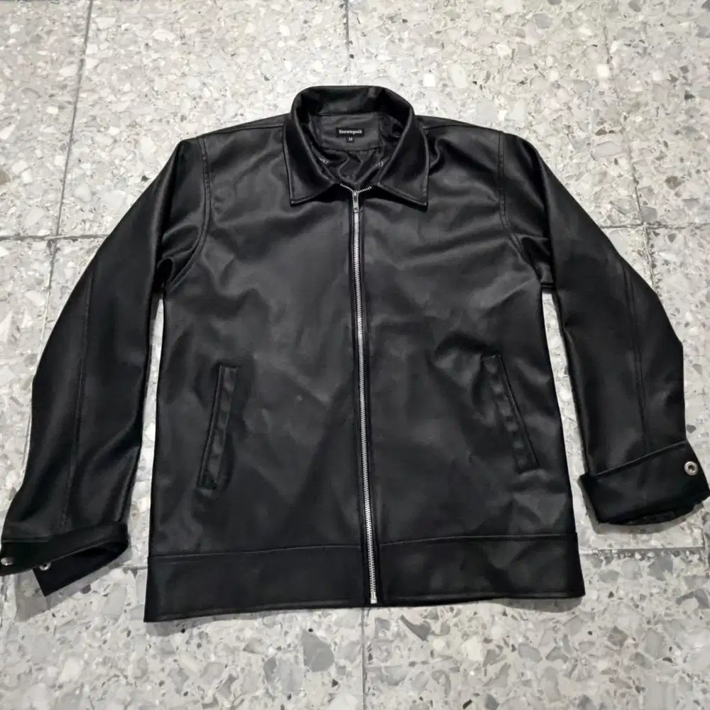 Jacket kulit item