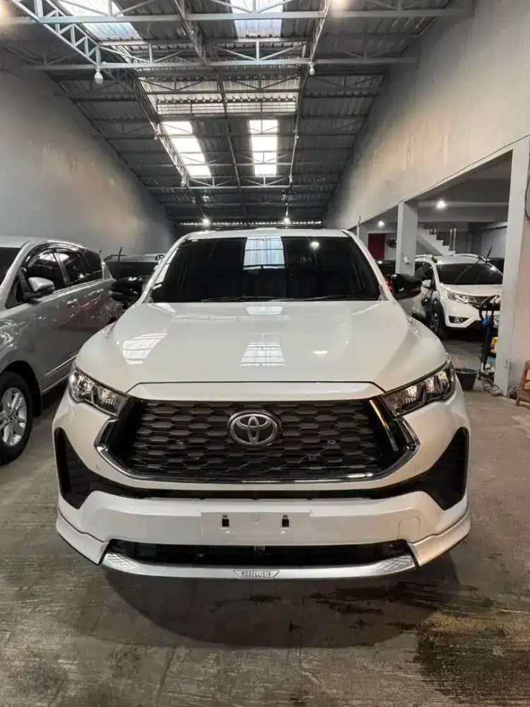 (Odo 7 RB) Toyota Zenix 2,0 V HV Modelista CVT TSS 2024,2025,2023