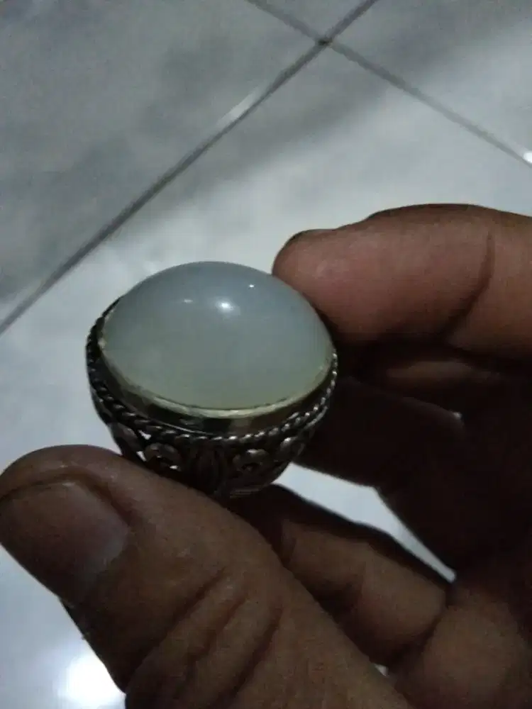 Batu giok putin