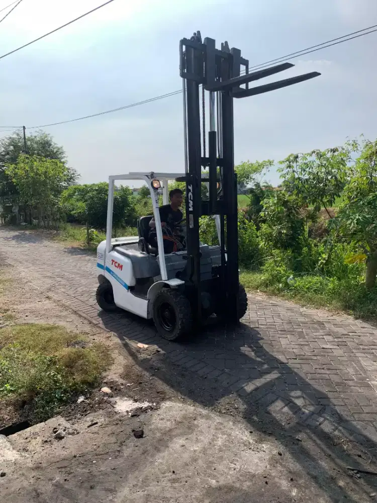 Forklift tcm 2.5 ton