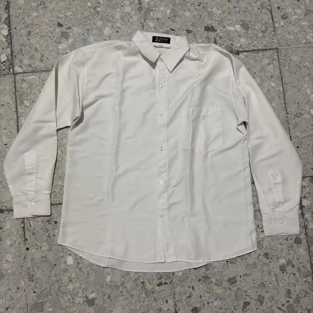 Kemeja putih formal