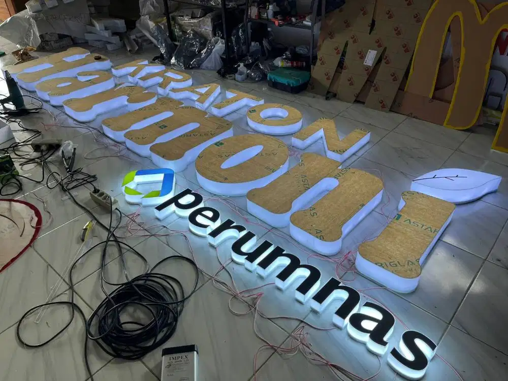 Lampu Huruf Timbul & Logo Neon Box Akrilik