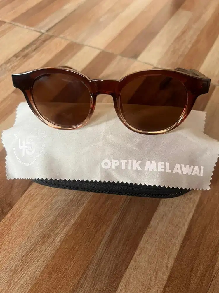 kacamata by melawai optik