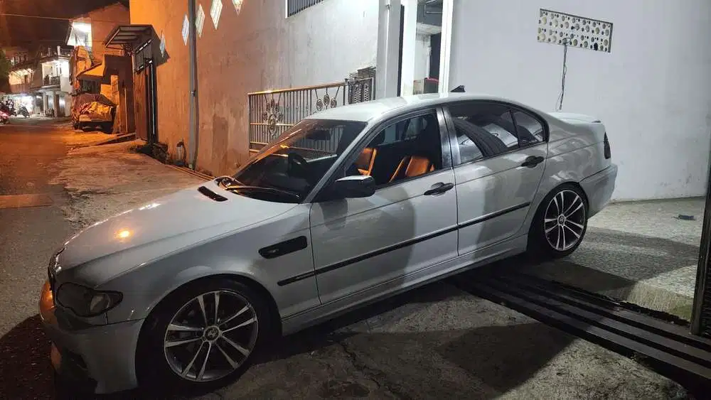 BMW 318i E46 facelift 2004 Bensin