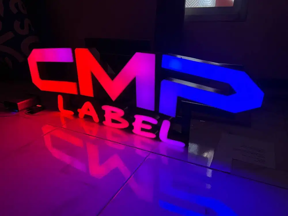 Huruf Timbul RGB, Custom Akrilik Display & Neon Sign
