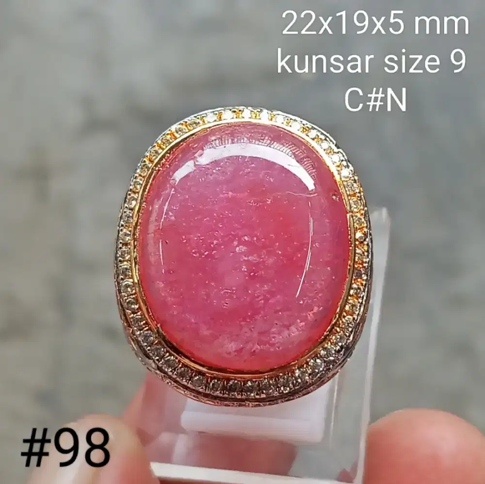Batu permata natural Ruby Madagascar