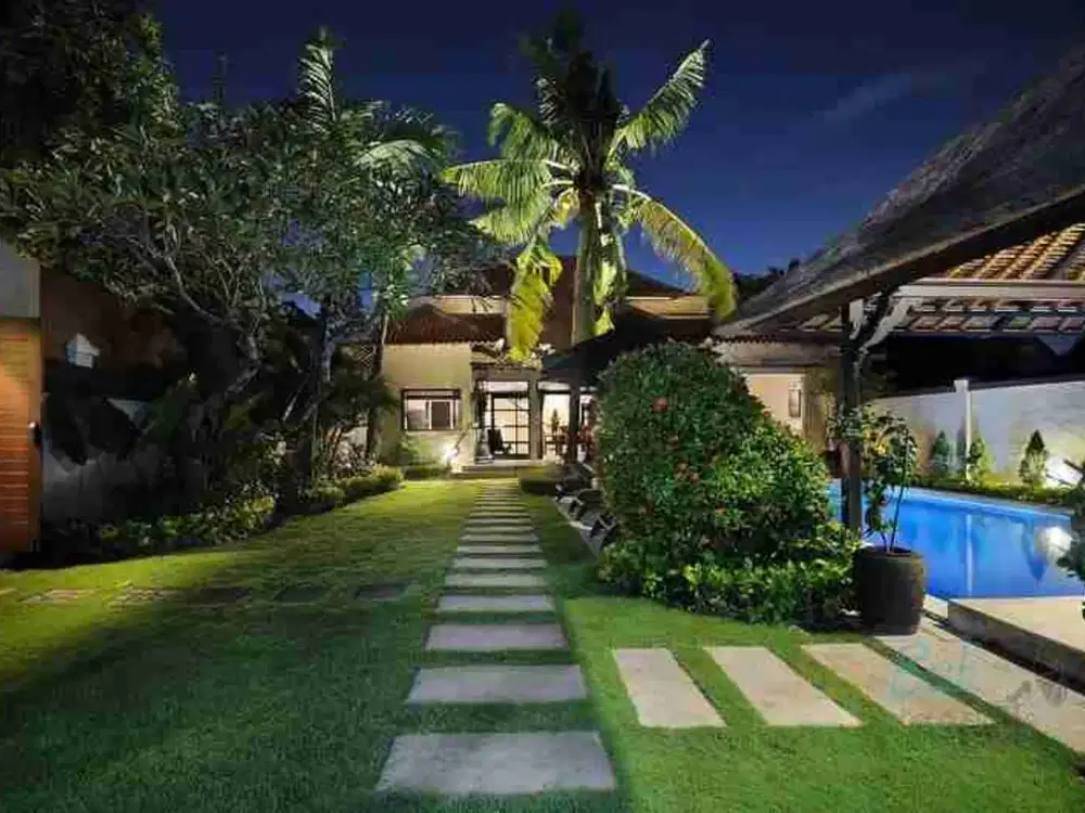 Villa Balinese Premium Dekat Pantai Seminyak - Thumbnail 6