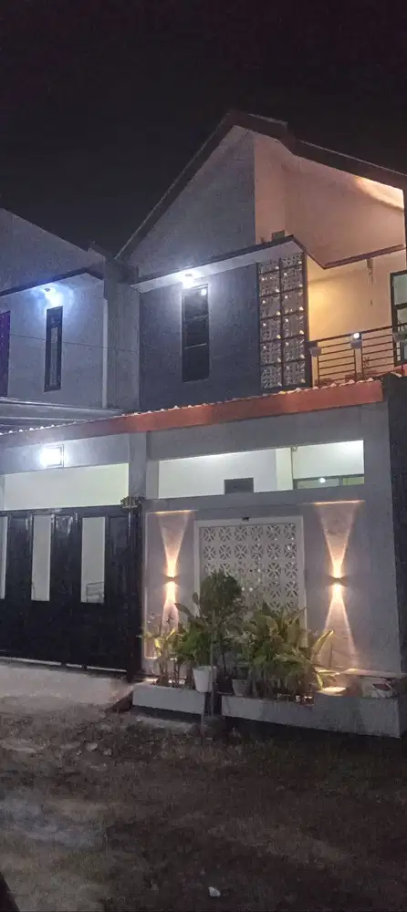 Rumah ekslusif, 2 Lantai, full canopy teras dan carport