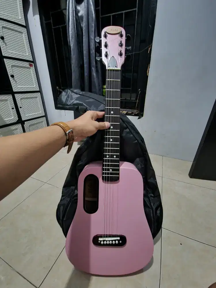 Guitar akustik aloha, fullset tas, capo, senar