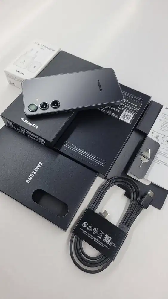 SAMSUNG GALAXY S24 5G 8/256 LIKE NEW GARANSI ON OKTOBER
