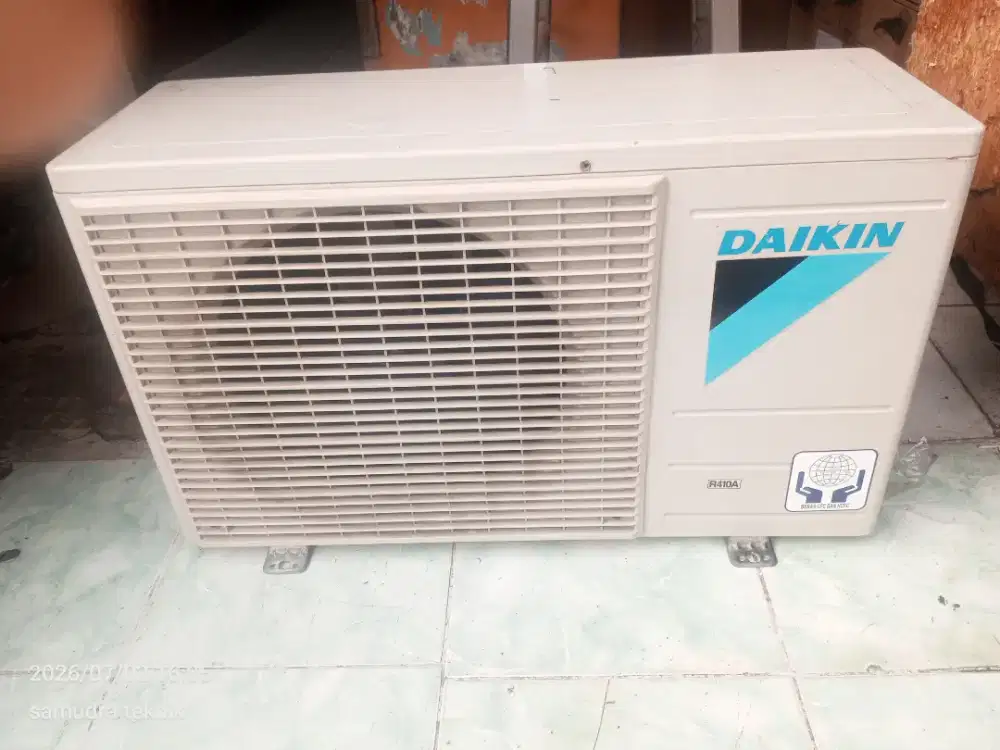 Outdoor Daikin 1/2 pk