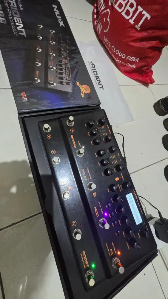 Efek gitar nux trident