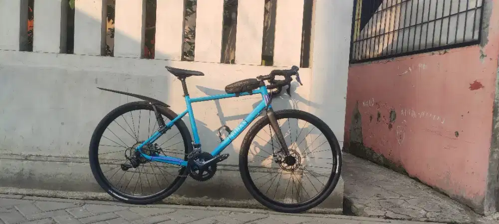 Sepeda Gravel Triban RC 500