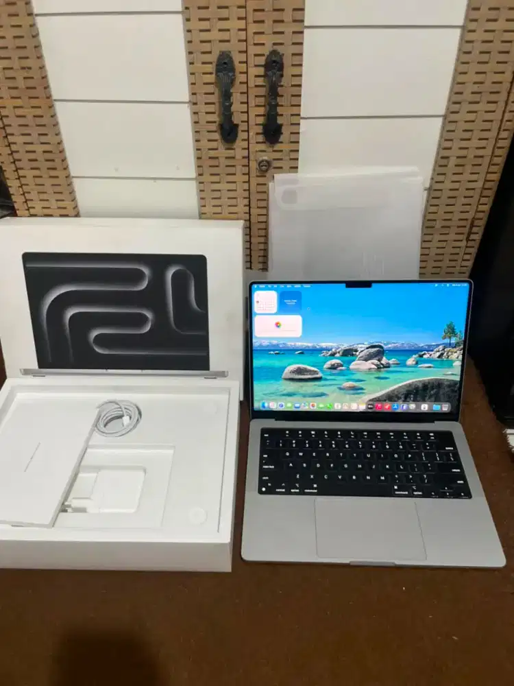 Macbook Pro M3 14inch 8/512 iBox Like New