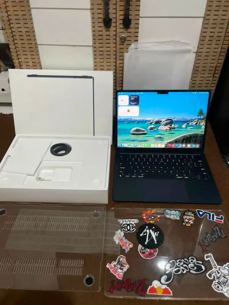 Macbook Air M2 13inch 16/256 iBox