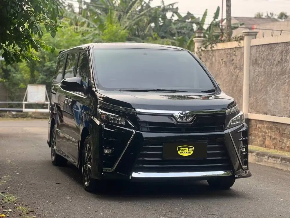 Toyota Voxy 2.0 AT 2018 Hitam