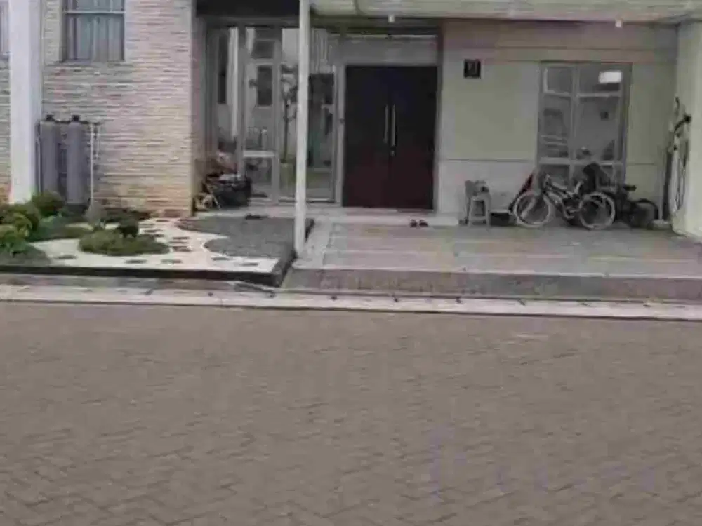 Rumah Fully Furnished di Boulevard