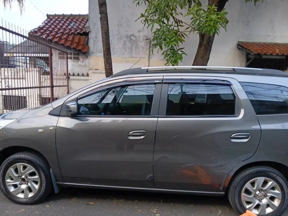 Chevrolet spin LTZ3 bensin