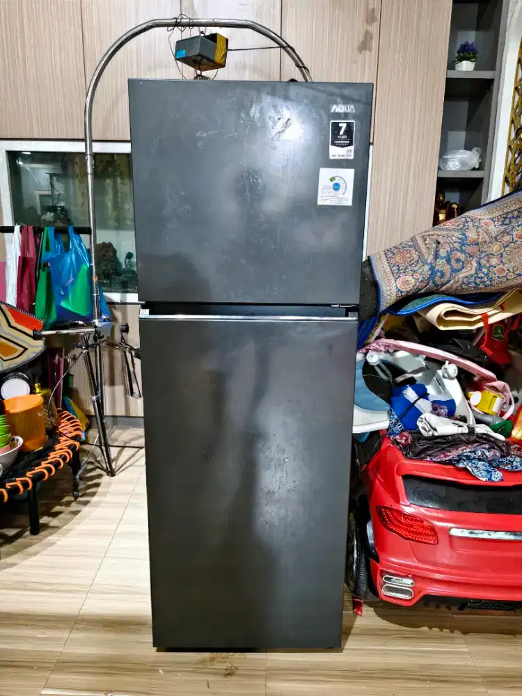 Kulkas AQUA Dark Silver