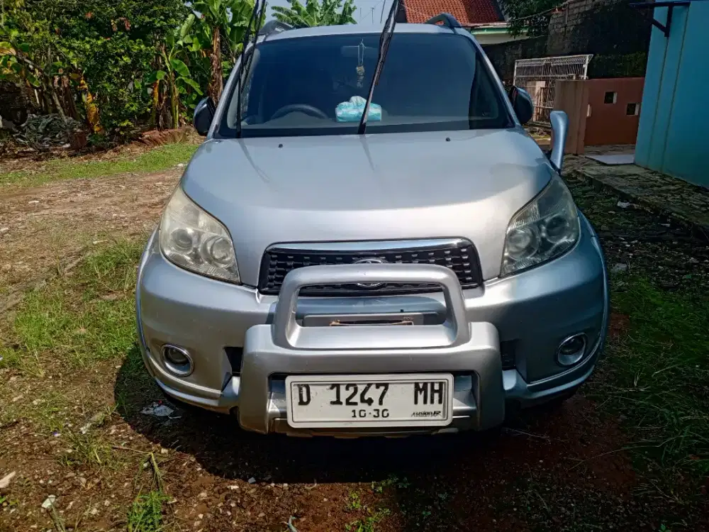 Dijual mobil pribadi Toyota Rush tipe S Manual 2012