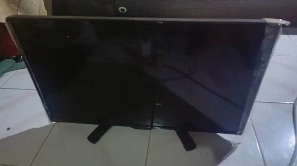 TV LED HD Sharp Aquos 24 Inci (LC-24LE170I)