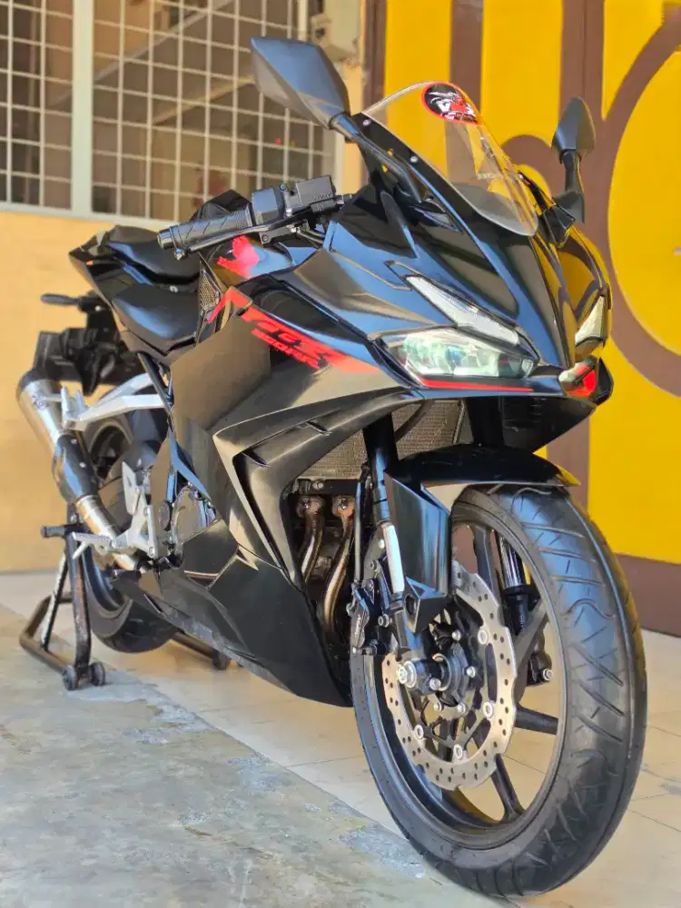 Honda CBR250RR / CBR 250RR 2023, Black Premium Metalic.