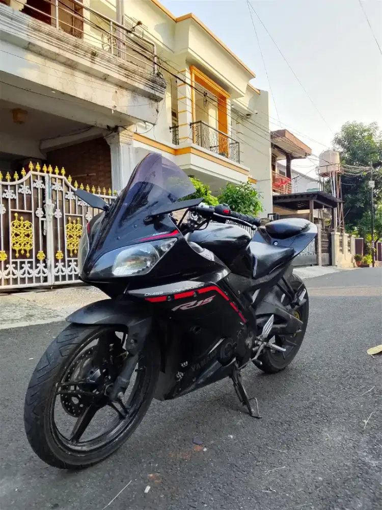 Yamaha R15 V2 2015