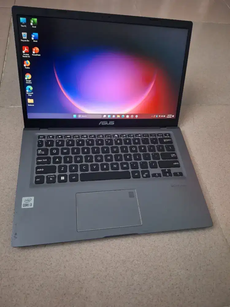 Bismillah di jual laptop asus vivobook slim core i5gen10 siap pakai