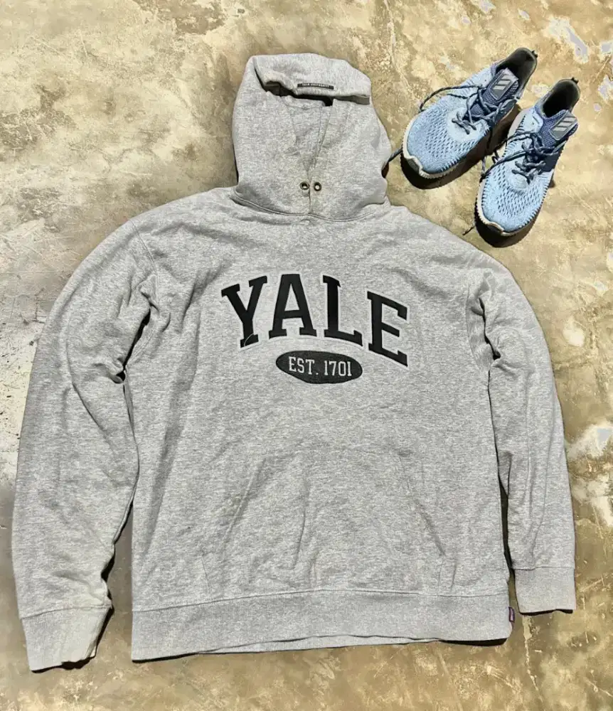 YALE Hoodie Premium – Tampil Stylish & Nyaman Setiap Hari!