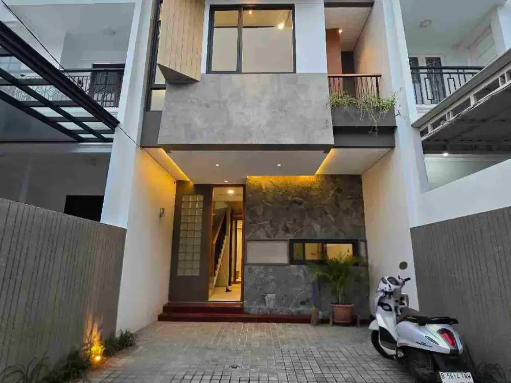 Rumah baru plus Rooftop dalam komplek tenang di Pondok Bambu Jaktim
