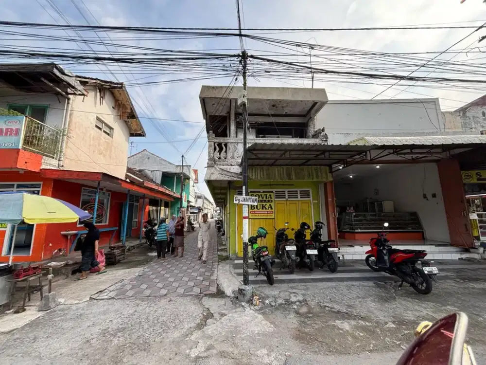 Dijual Rumah Pinggir Jalan Raya Cocok untuk Usaha Kota Madiun