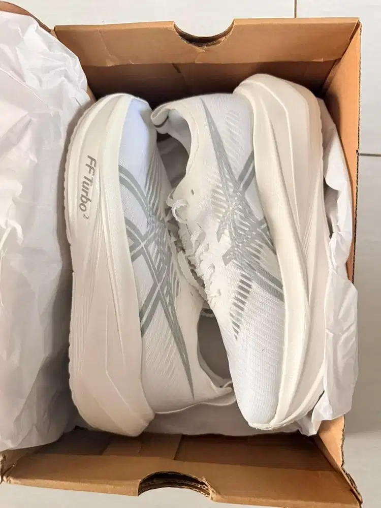 Sepatu Lari Ascis