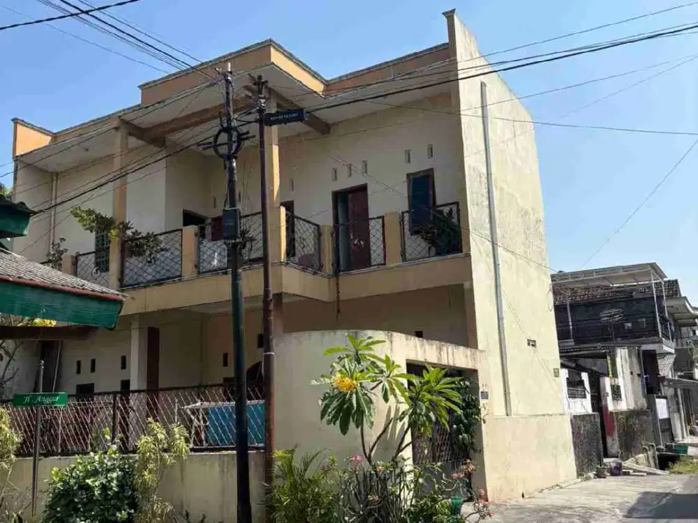 DIJUAL MURAH RUMAH 2 LANTAI AREA LAWEYAN SOLO