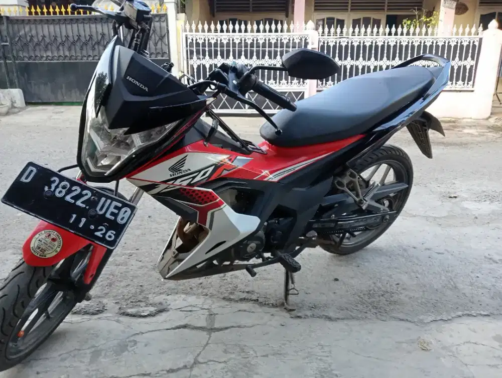 Honda Sonic R150cc 2021m/t merah hitam ori  mulus siap pakai