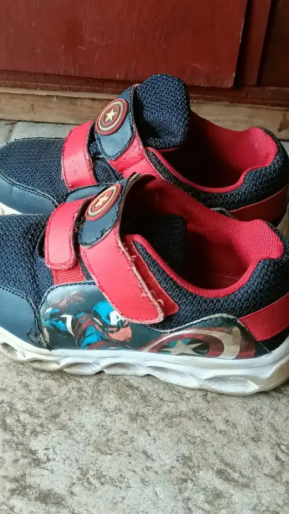 Sepatu Sekolah Anak