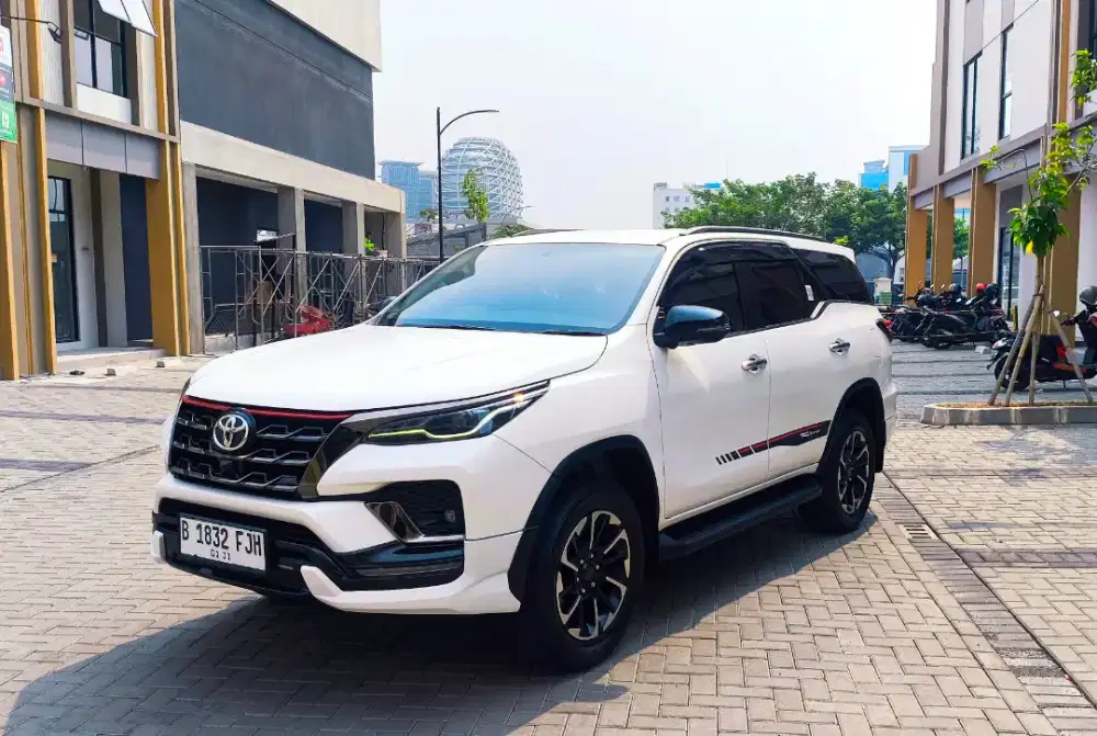 FORTUNER VRZ TRD SPORTIVO 2020 ISTIMEWA
