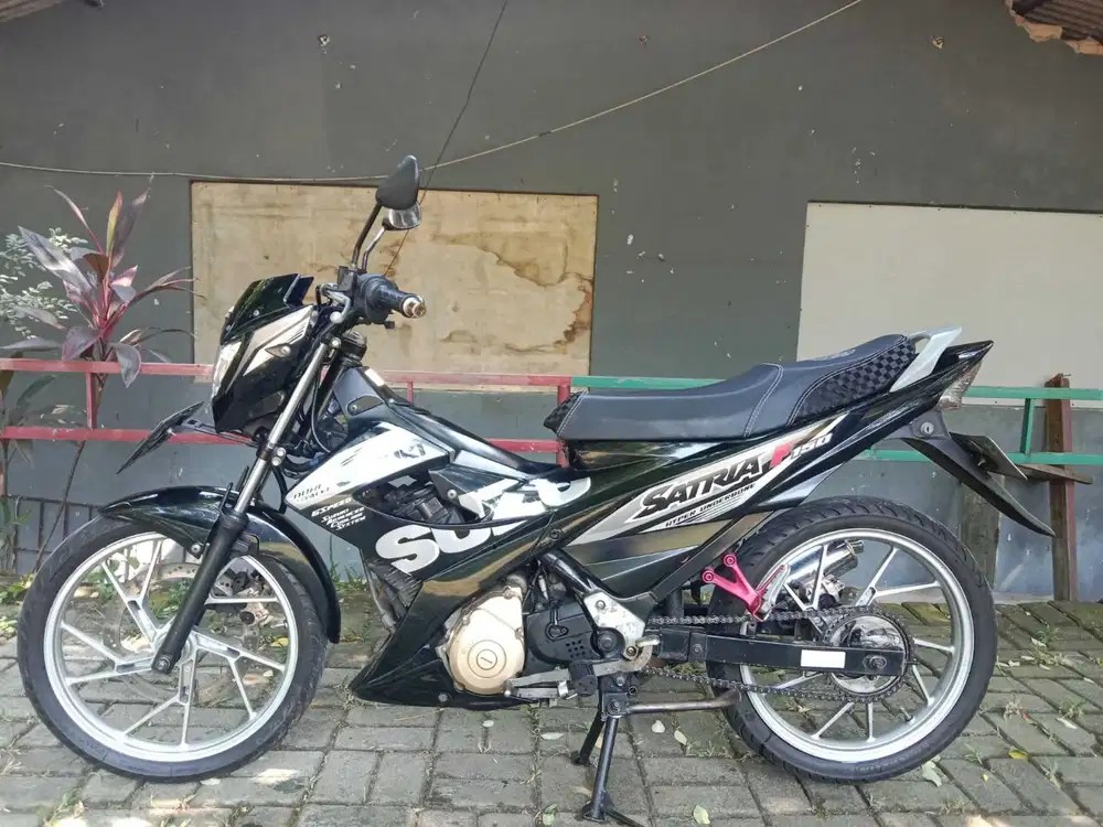 Suzuki satria Fu 150 th 2015 tinggal gass
