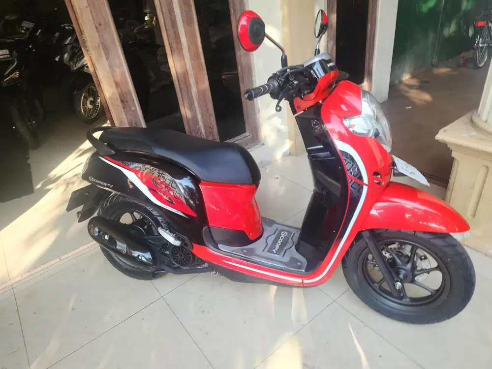 Scoopy merah hitam 2019 Gbm kredit // tunai