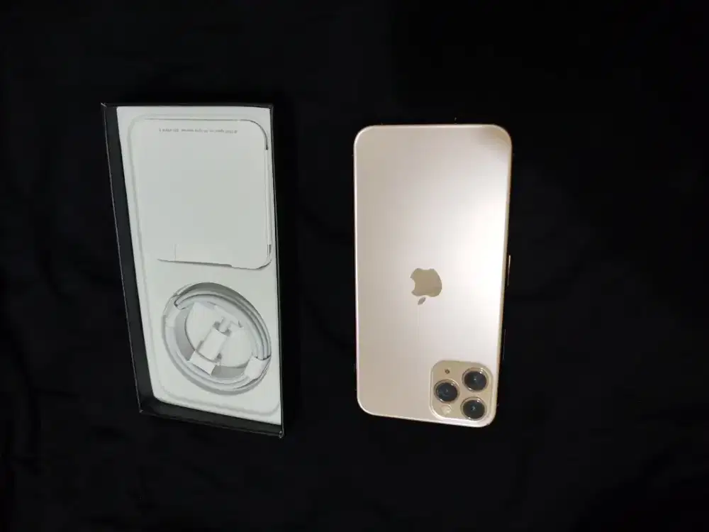 iPhone 11 pro 256gb terjamin sangat baru