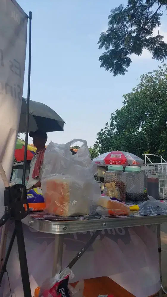 Penjaga stand ice cream