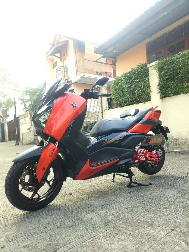 XMAX 2025 RED CANDY/ORANGE