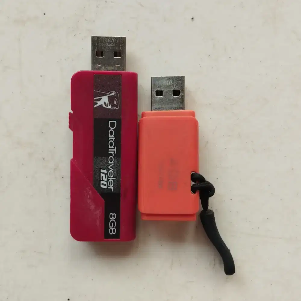 Flashdisk Toshiba 4GB & Kingston 8GB