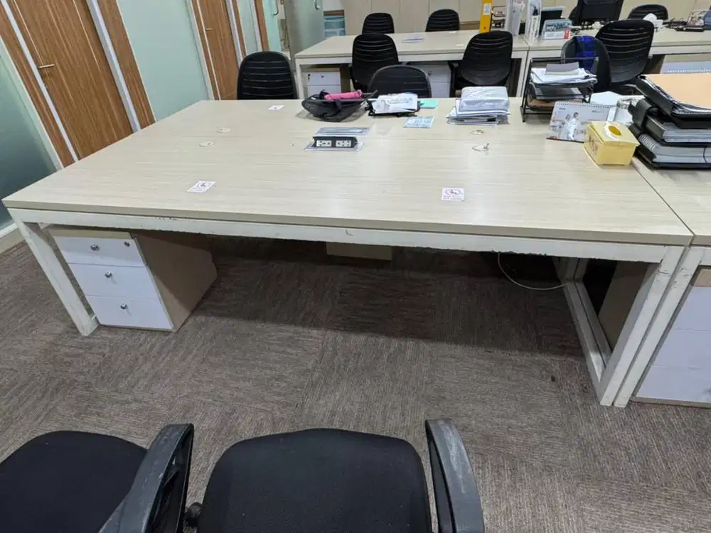 Meja Kerja / Kantor